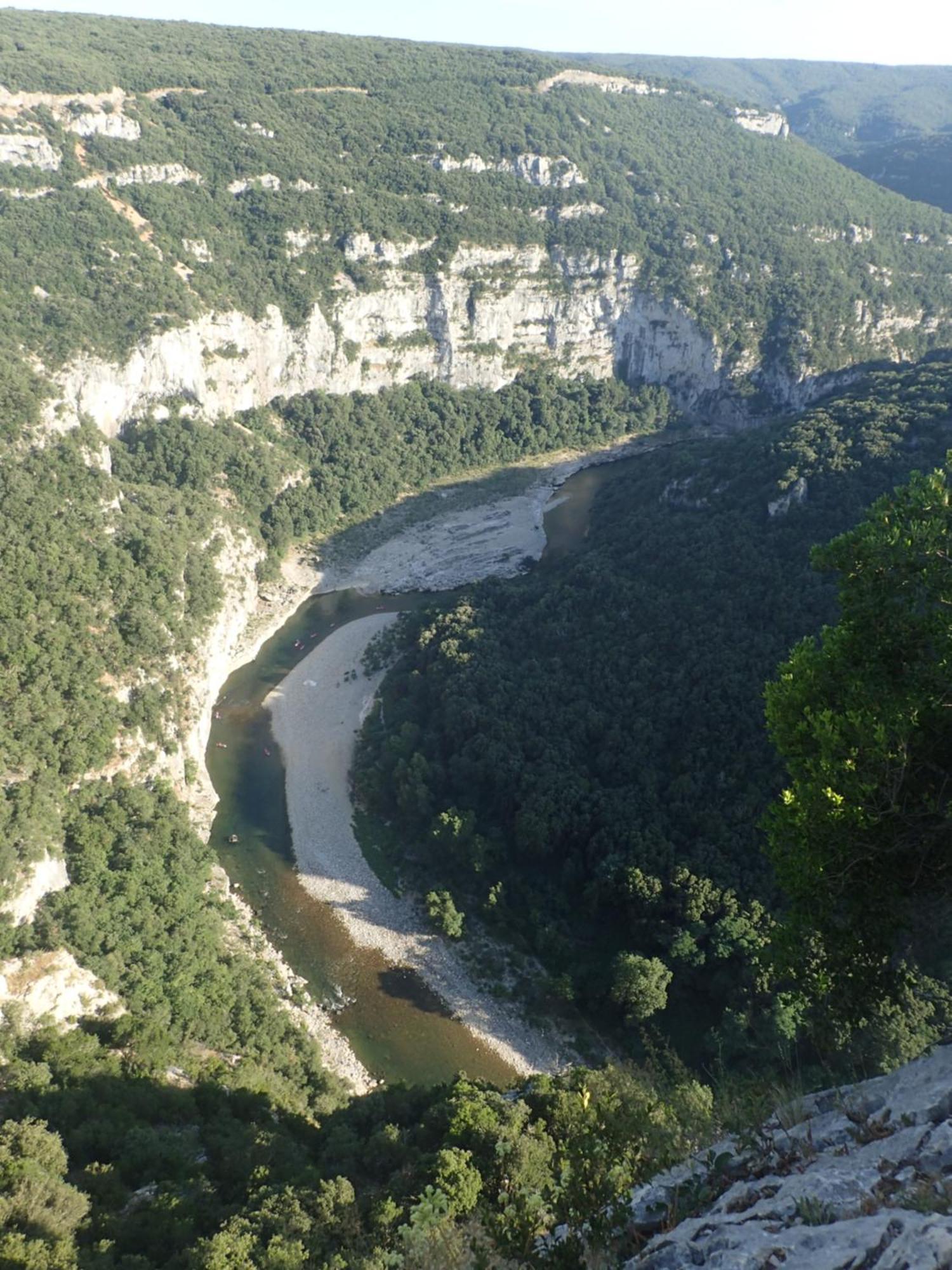 Le Rocher De Sampzon Екстериор снимка